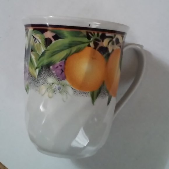 Lynns Fine China Cup 3 3/4" Tall x 4 1/2" Across With Handle Fruit Desig - Picture 2 of 5